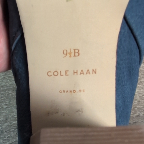 Cole Haan Navy Blue Ankle Booties with Side Zipper. - Picture 6 of 11